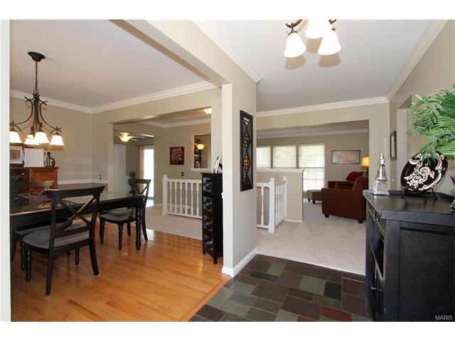 811 Posthorn Dr, Manchester, MO 63021 photo 2