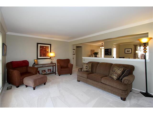 811 Posthorn Dr, Manchester, MO 63021 photo 4
