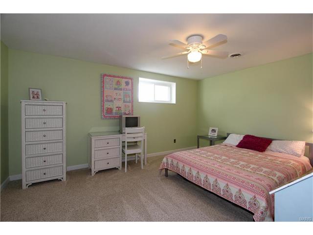 811 Posthorn Dr, Manchester, MO 63021 photo 17