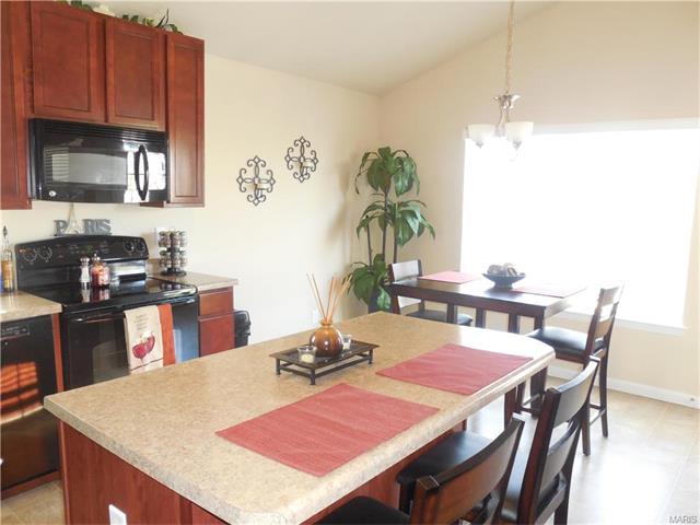 532 Bramblett Hls, O'fallon, MO 63366 photo 3