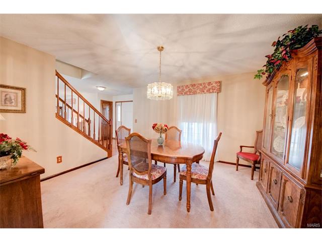 2835 Kettering Dr, Saint Charles, MO 63303 photo 9