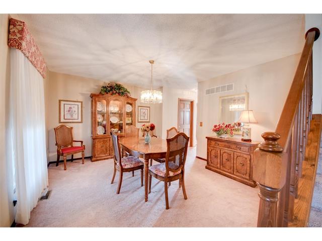 2835 Kettering Dr, Saint Charles, MO 63303 photo 8