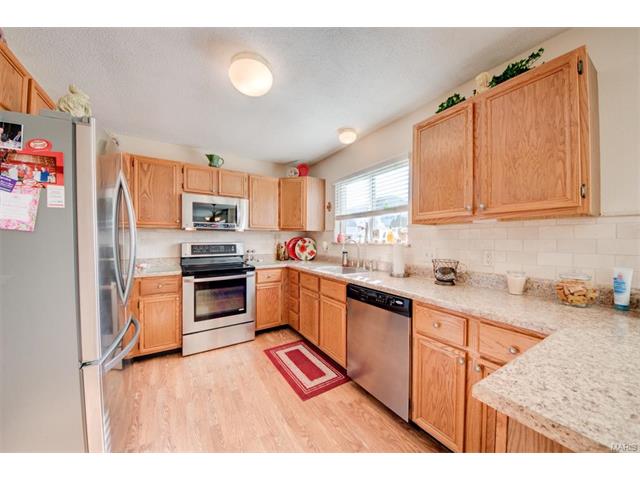 2835 Kettering Dr, Saint Charles, MO 63303 photo 18