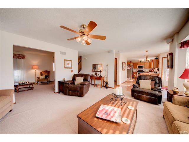 2835 Kettering Dr, Saint Charles, MO 63303 photo 12
