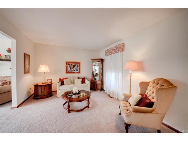 2835 Kettering Dr, Saint Charles, MO 63303 photo 6