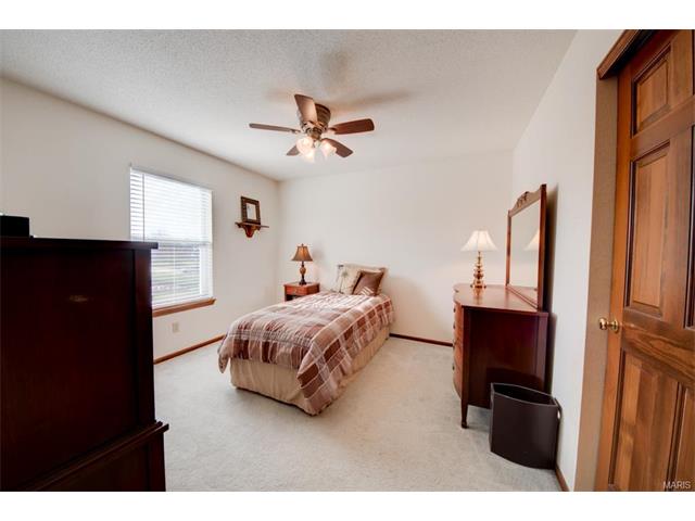2835 Kettering Dr, Saint Charles, MO 63303 photo 24