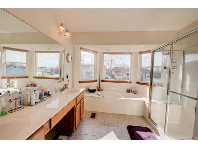 2835 Kettering Dr, Saint Charles, MO 63303 photo 23