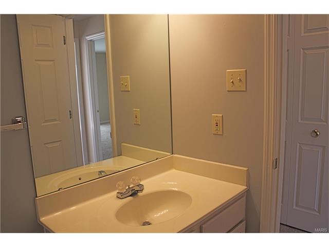 1323 Crossings Ct #A, Ballwin, MO 63021 photo 11
