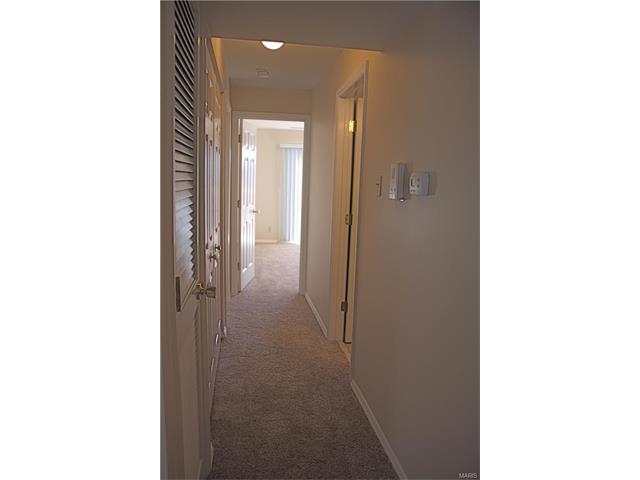 1323 Crossings Ct #A, Ballwin, MO 63021 photo 9
