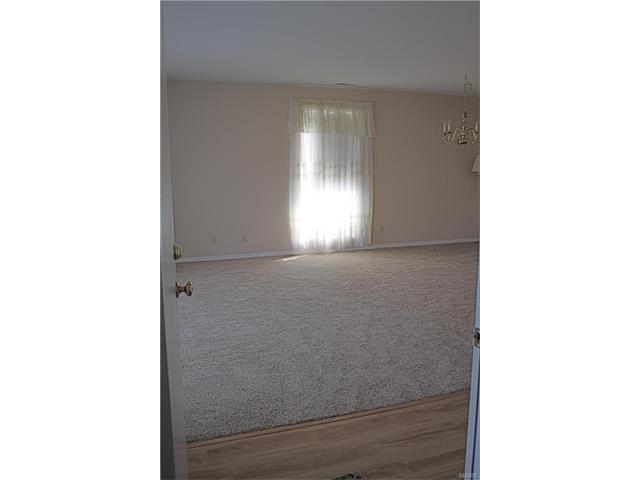 1323 Crossings Ct #A, Ballwin, MO 63021 photo 5
