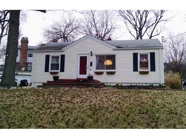 145 E Jackson Rd, Saint Louis, MO 63119 photo 1