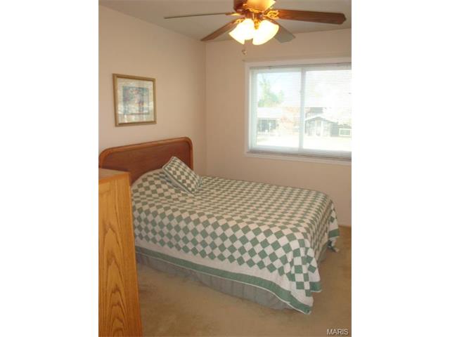 934 Barbara Ann Ln, Ellisville, MO 63021 photo 8