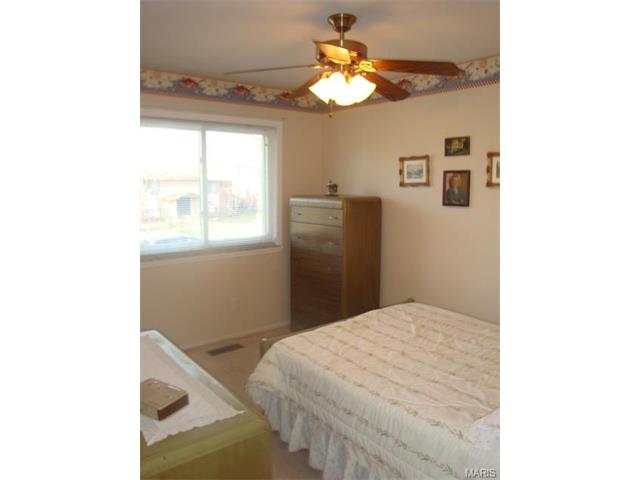 934 Barbara Ann Ln, Ellisville, MO 63021 photo 9