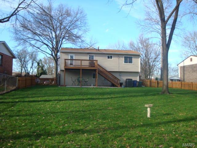 934 Barbara Ann Ln, Ellisville, MO 63021 photo 2
