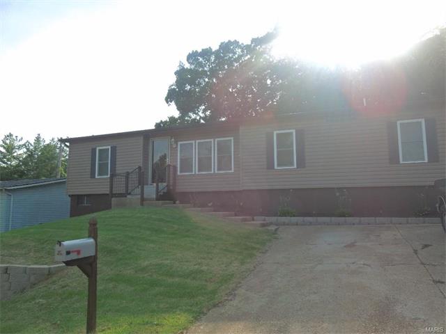1749 Spruce Dr, High Ridge, MO 63049 photo 1