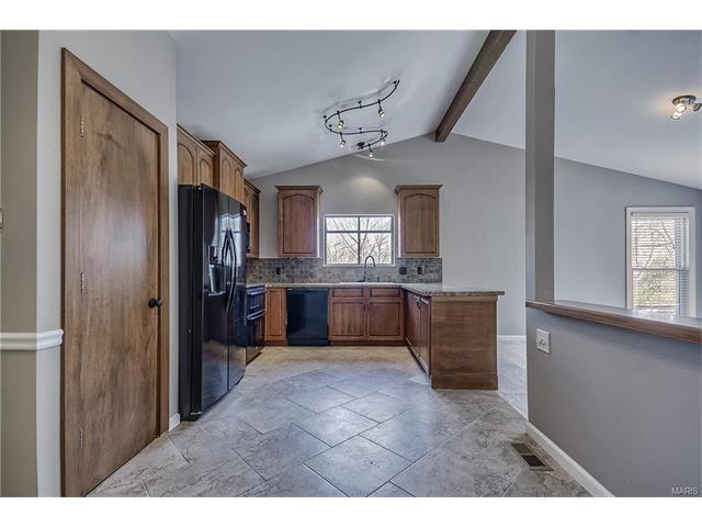 506 Great Hill Dr, Ballwin, MO 63021 photo 3