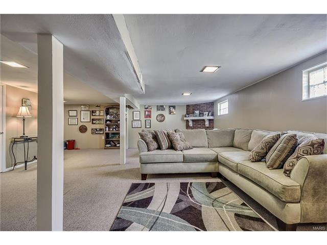 216 Lakeside Dr, Winchester, MO 63021 photo 14