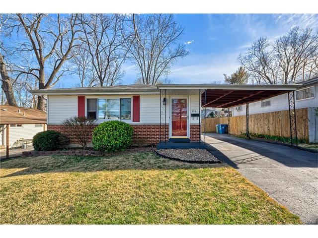 216 Lakeside Dr, Winchester, MO 63021 photo 1