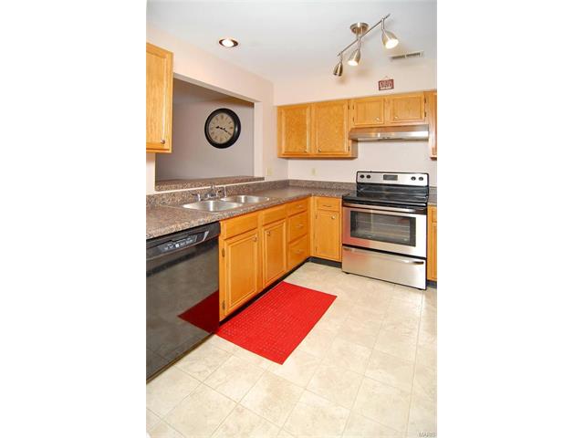 849 Woodside Trl, Ballwin, MO 63021 photo 4