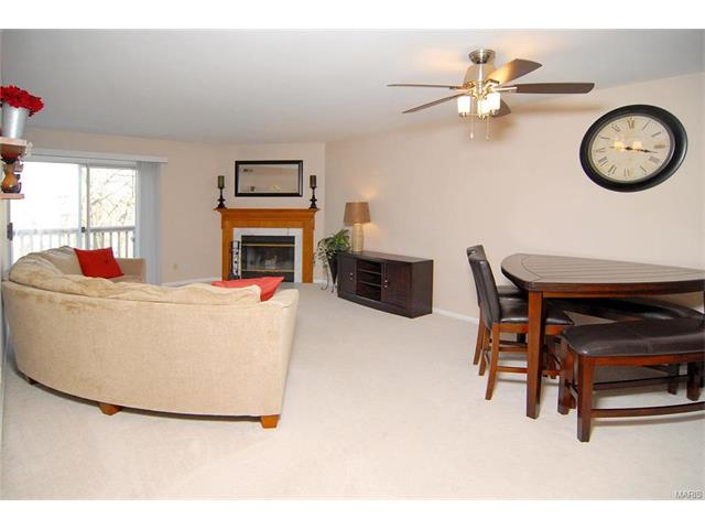 849 Woodside Trl, Ballwin, MO 63021 photo 3