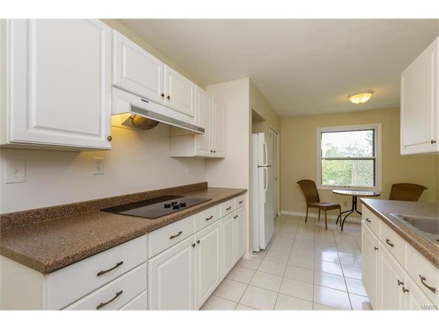 714 Henry, Ballwin, MO 63011 photo 11