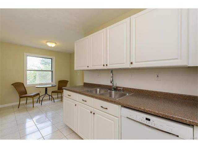 714 Henry, Ballwin, MO 63011 photo 12