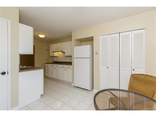 714 Henry, Ballwin, MO 63011 photo 15