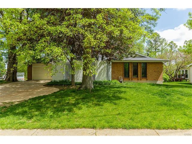 714 Henry, Ballwin, MO 63011 photo 1