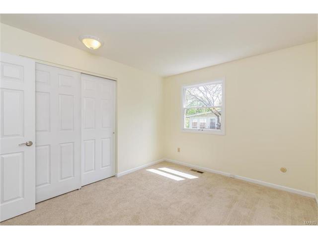 714 Henry, Ballwin, MO 63011 photo 25