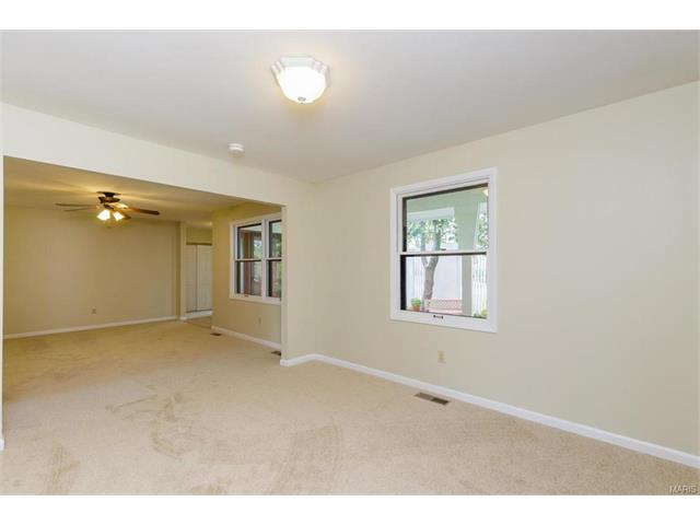 714 Henry, Ballwin, MO 63011 photo 9
