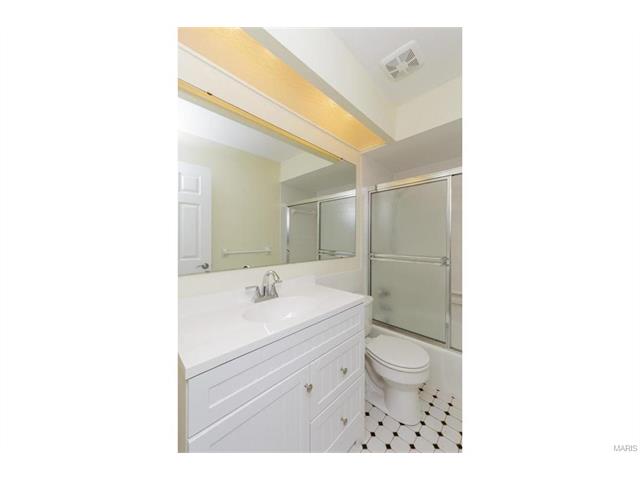 714 Henry, Ballwin, MO 63011 photo 26