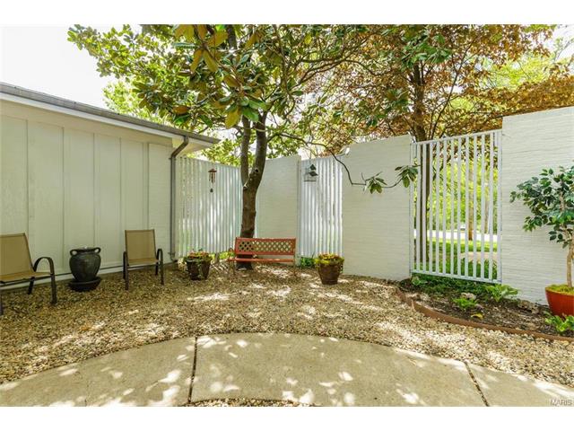 714 Henry, Ballwin, MO 63011 photo 5