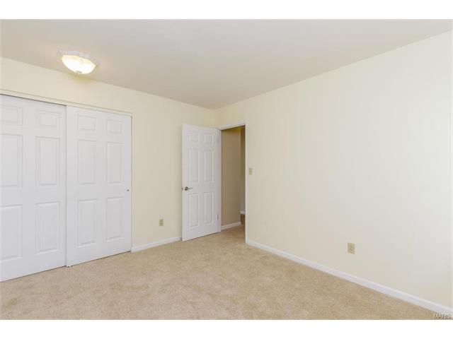 714 Henry, Ballwin, MO 63011 photo 28