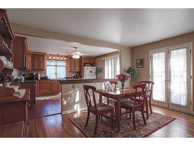 671 Henry Ave, Ballwin, MO 63011 photo 4