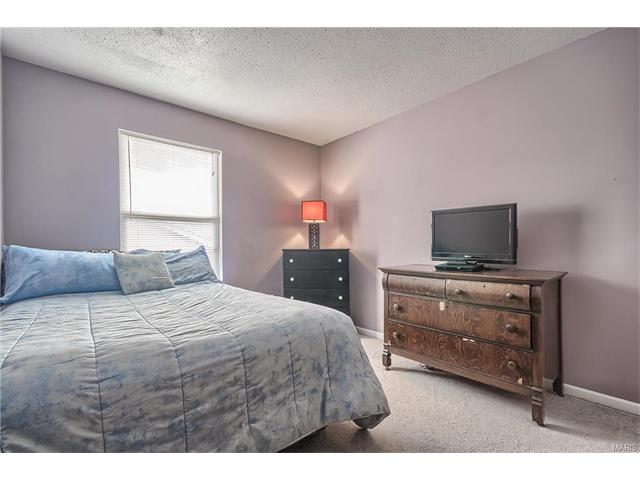 264 Carmel Woods Dr, Ellisville, MO 63021 photo 8