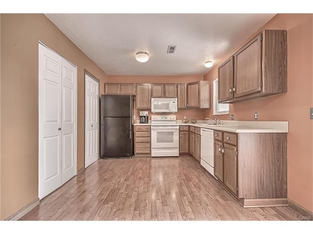 264 Carmel Woods Dr, Ellisville, MO 63021 photo 3