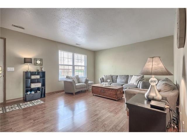 264 Carmel Woods Dr, Ellisville, MO 63021 photo 5