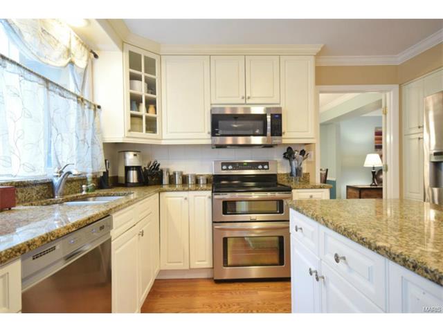 1843 Dougherty Ests, Ballwin, MO 63021 photo 3