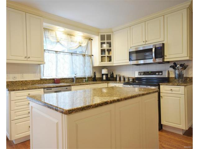 1843 Dougherty Ests, Ballwin, MO 63021 photo 4