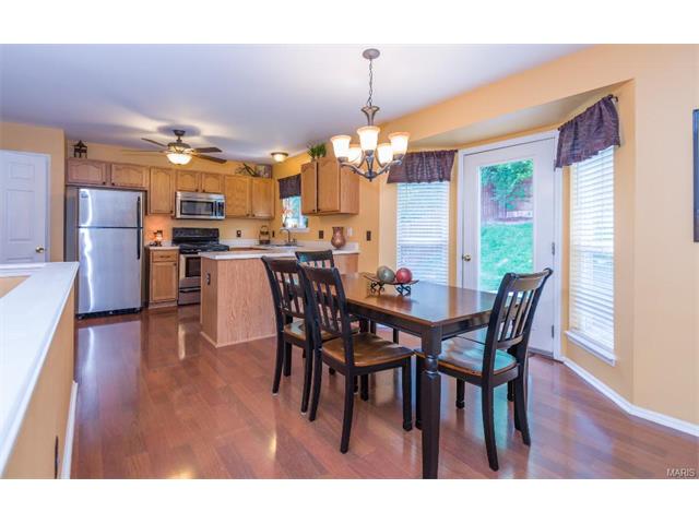 1721 Forest Trace Dr, O'fallon, MO 63368 photo 3
