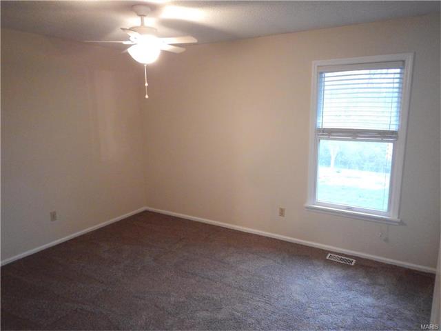 19 Fawn Meadows Dr, Eureka, MO 63025 photo 14