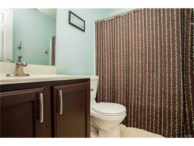 814 Lauralee Dr, O'fallon, MO 63366 photo 18
