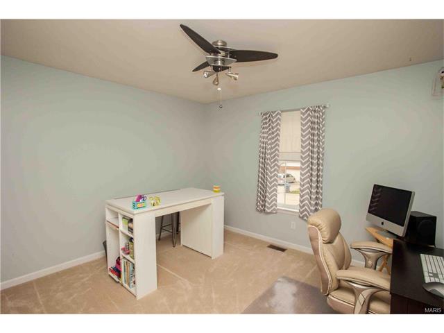 814 Lauralee Dr, O'fallon, MO 63366 photo 10