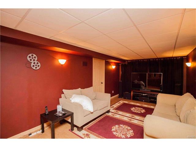 814 Lauralee Dr, O'fallon, MO 63366 photo 14