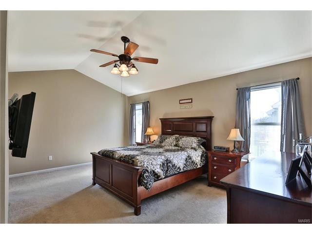909 Kiefer Trails Dr, Ballwin, MO 63021 photo 14