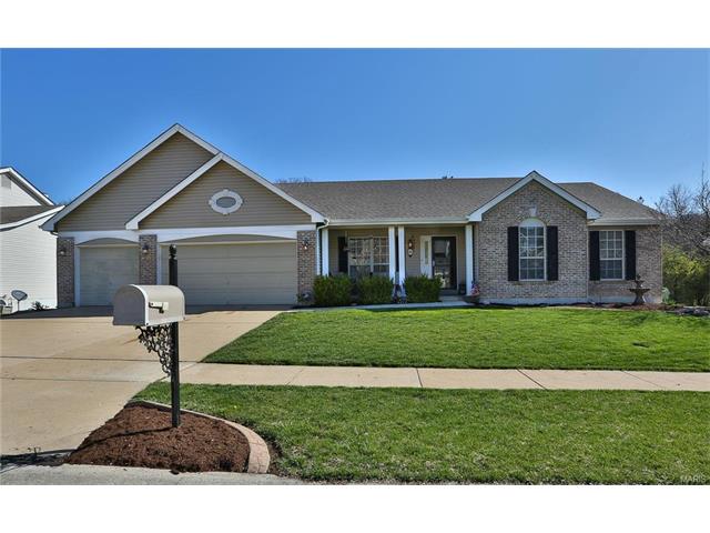 909 Kiefer Trails Dr, Ballwin, MO 63021 photo 1