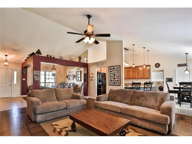 909 Kiefer Trails Dr, Ballwin, MO 63021 photo 8