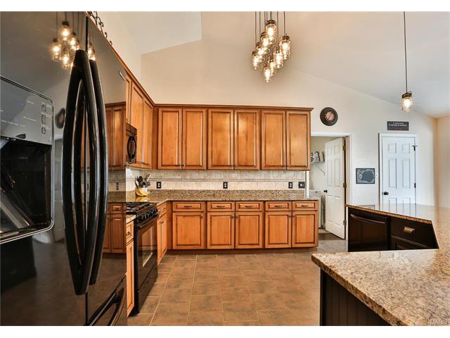 909 Kiefer Trails Dr, Ballwin, MO 63021 photo 11