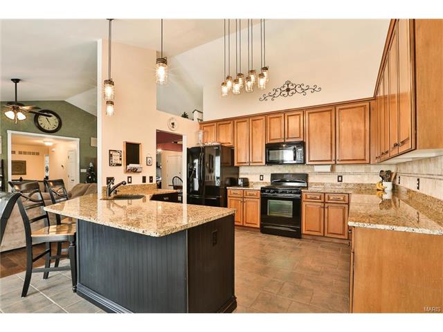 909 Kiefer Trails Dr, Ballwin, MO 63021 photo 10