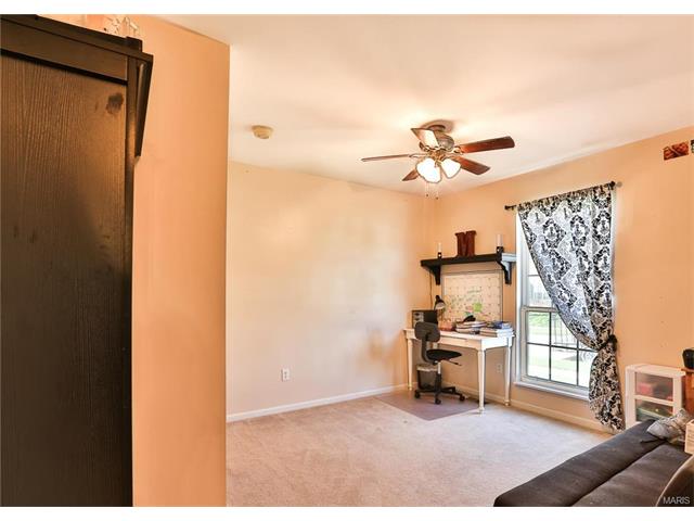 909 Kiefer Trails Dr, Ballwin, MO 63021 photo 18